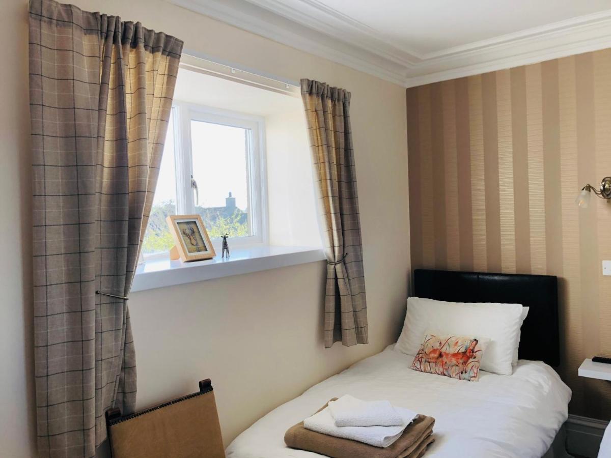The Aberdeen Arms Hotel Tarves Esterno foto